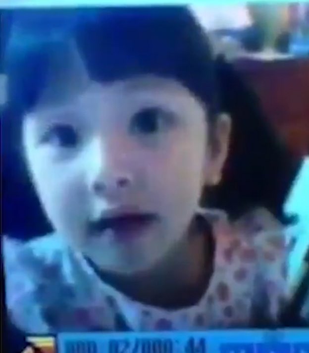missjeongx's tweet photo. แล้วคิดว่าจองยอนต้องเอ็นดูแชยองขนาดไหนถึงลงสตอรี่รัวๆแต่รูปลูกแสง แล้วชีมองว่ารูปเซตนี้เหมือนคลิปตอนเด็กของแชยองอีก ซึ่งจริง https://t.co/5R2MwPxLCS