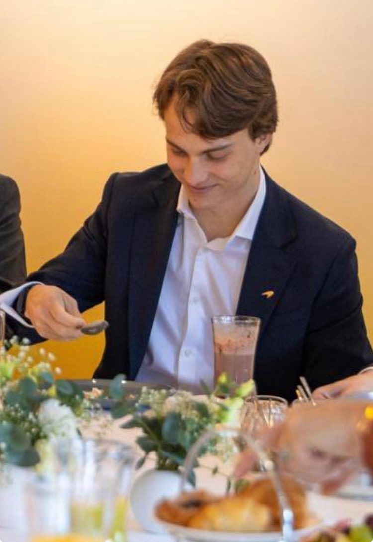 oscgoat's tweet photo. The concept of going to the World Economic Forum and asking for chocolate milk https://t.co/1WIhVyD2IJ