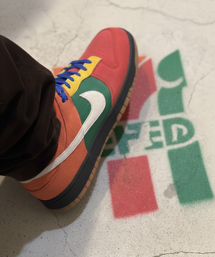 dakuharu's tweet photo. Vol.136
NIKE by you -7eleven hommage-
Red/Orange/Green/Yellow
#nike
#dunk
#byyou
#originalcolour
#スニーカー好きと繋がりたい https://t.co/LS2BcO5klB