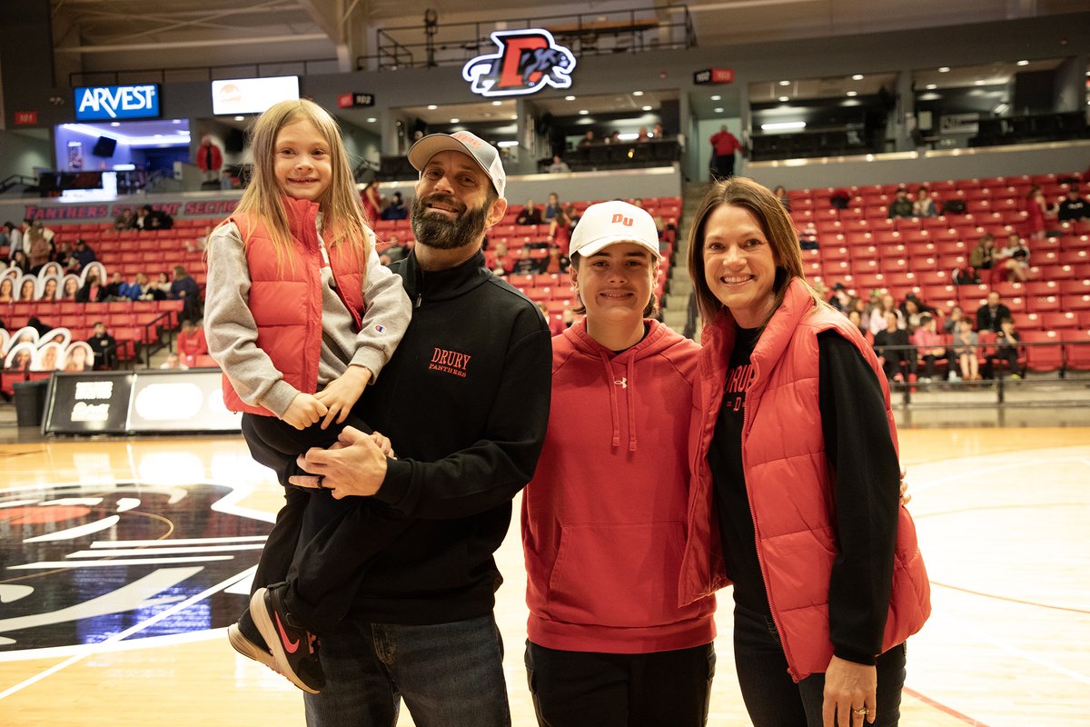 DruryVB's tweet photo. Welcome to Drury, @CoachKRich04 and the entire Richardson family!

#OneDrury https://t.co/vtDvinKd1S