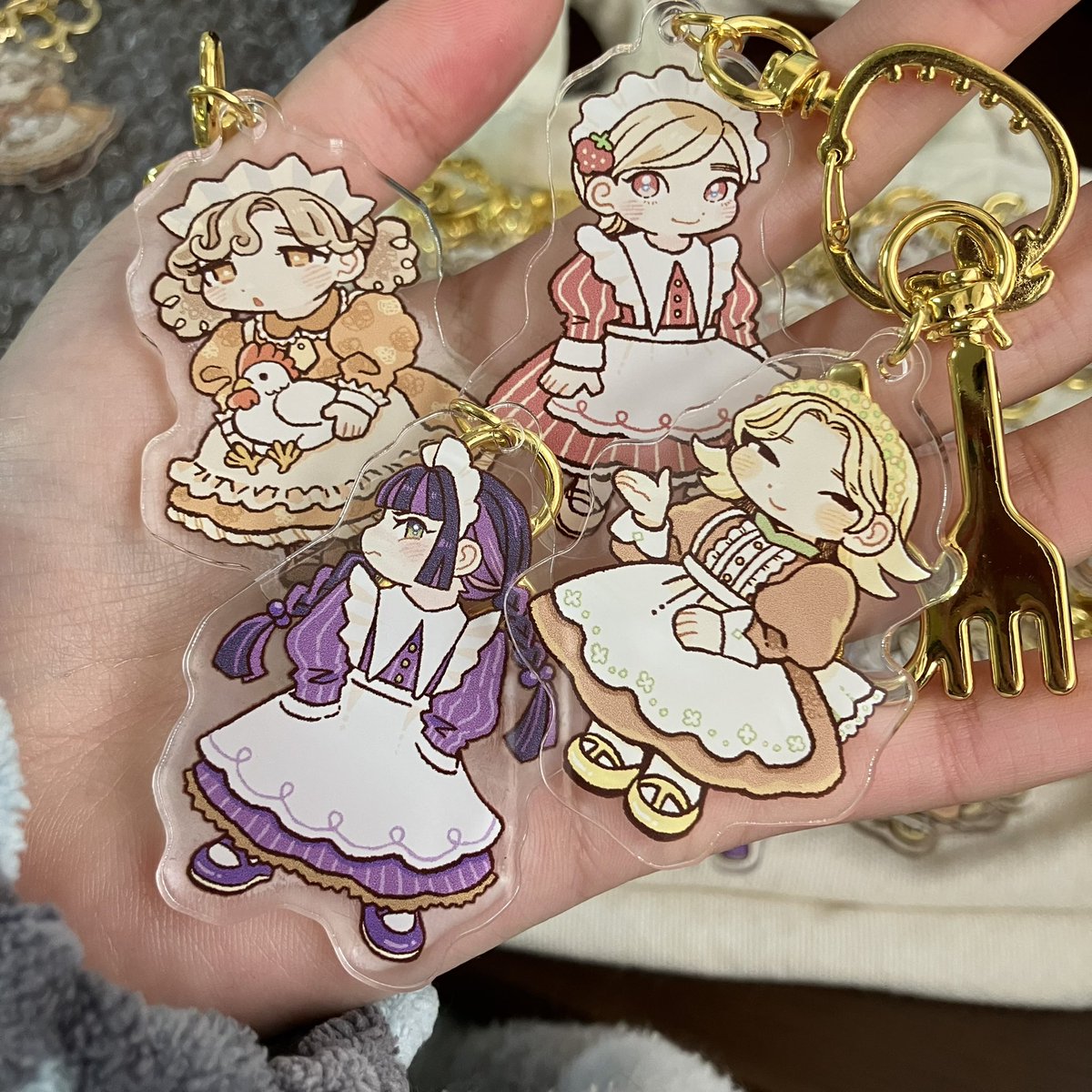 ちっちゃくてかわいいアクリルキーホルダーも届いたよ〜😽 全4種