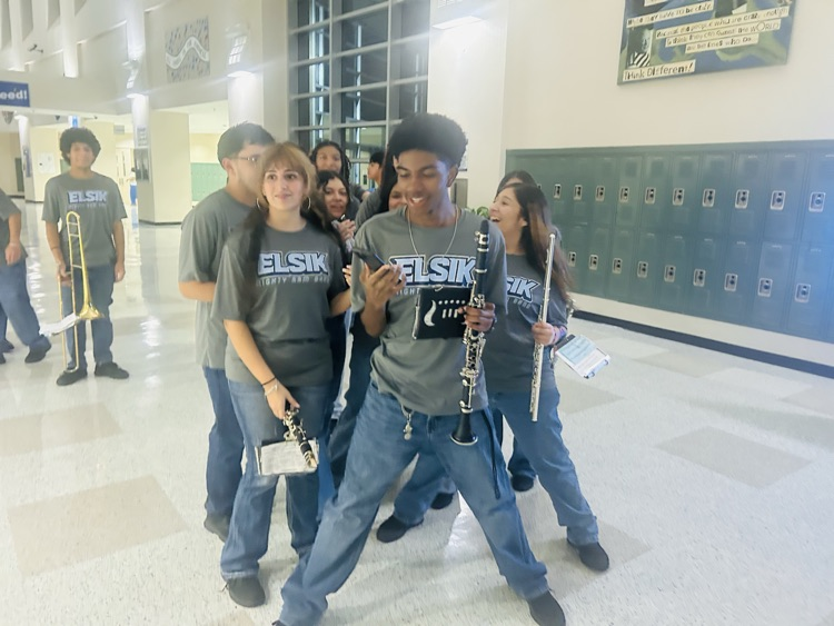 ElsikHighSchool's tweet image. 8th Grade Transition Night at ENGC was a success! We had a great turnout with enthusiastic students and parents excited about the opportunities at Elsik High School. We loved connecting with our future Rams and their families! #Leadtheway