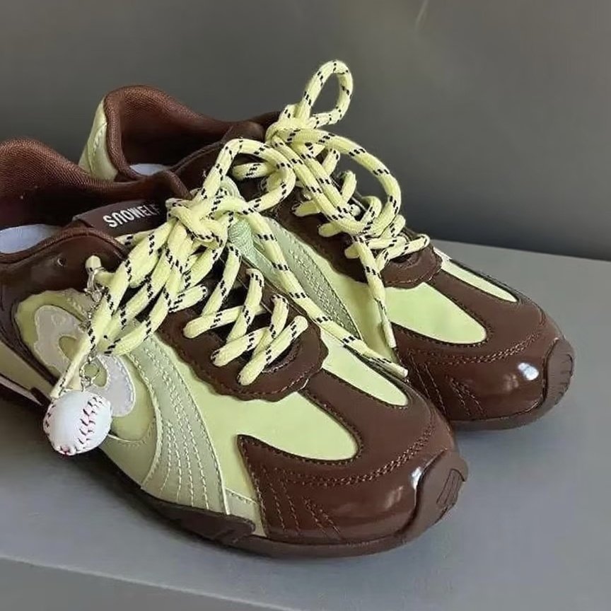 cherricand's tweet image. trendy sneakers

a thread