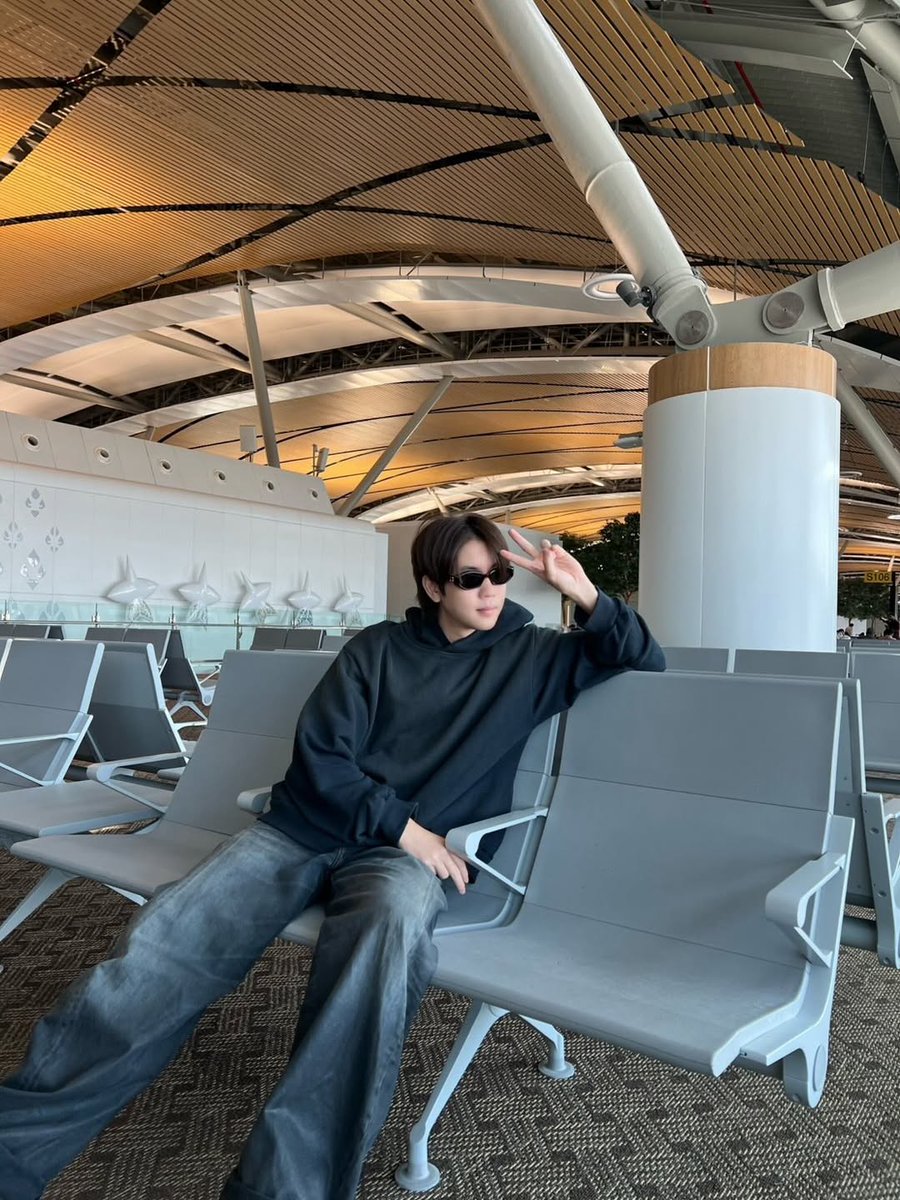 💌 23.01.2026
IG update : gmmtv

我已经准备好去感受寒冷的天气啦！妈咪们～可以做好准备来见我了呢❄️ 

ผมพร้อมไปสัมผัสอากาศหนาวแล้วนะครับ มัมหมีรอเจอผมได้เลยนะครับ ❄️ 

#prem_space
#PremFanSigninShanghai
#GMMTV

📍instagram.com/p/DT1npinj8tE/