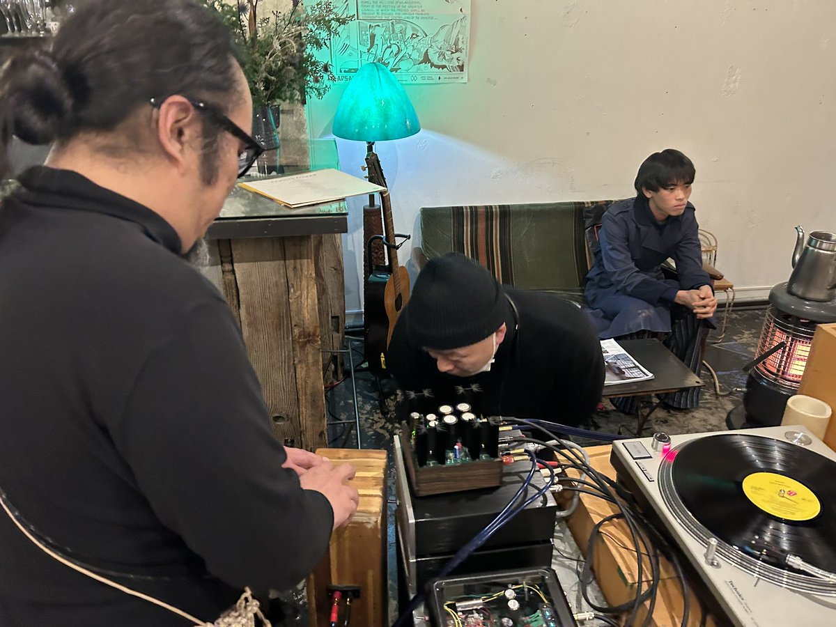 tapes20187445's tweet photo. 散歩で水道橋までぶらぶら。友人が店長を務め経営する #EchoRecords へ。店長や常連さんとわいわいしながらKaren Dalton の名盤、#InMyOwnTime に耳と心を捧げました。
We walked to Suidobashi and visit to our friend store called #EchoRecords with #KarenDalton ‘s In My Own Time! https://t.co/cT9eAh0ehy