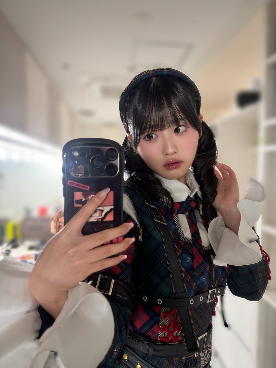 mayuumji's tweet image. genuinely need AKB's management to step ASIDE and let me take over because i would make her and this group so incredibly famous i have a plan