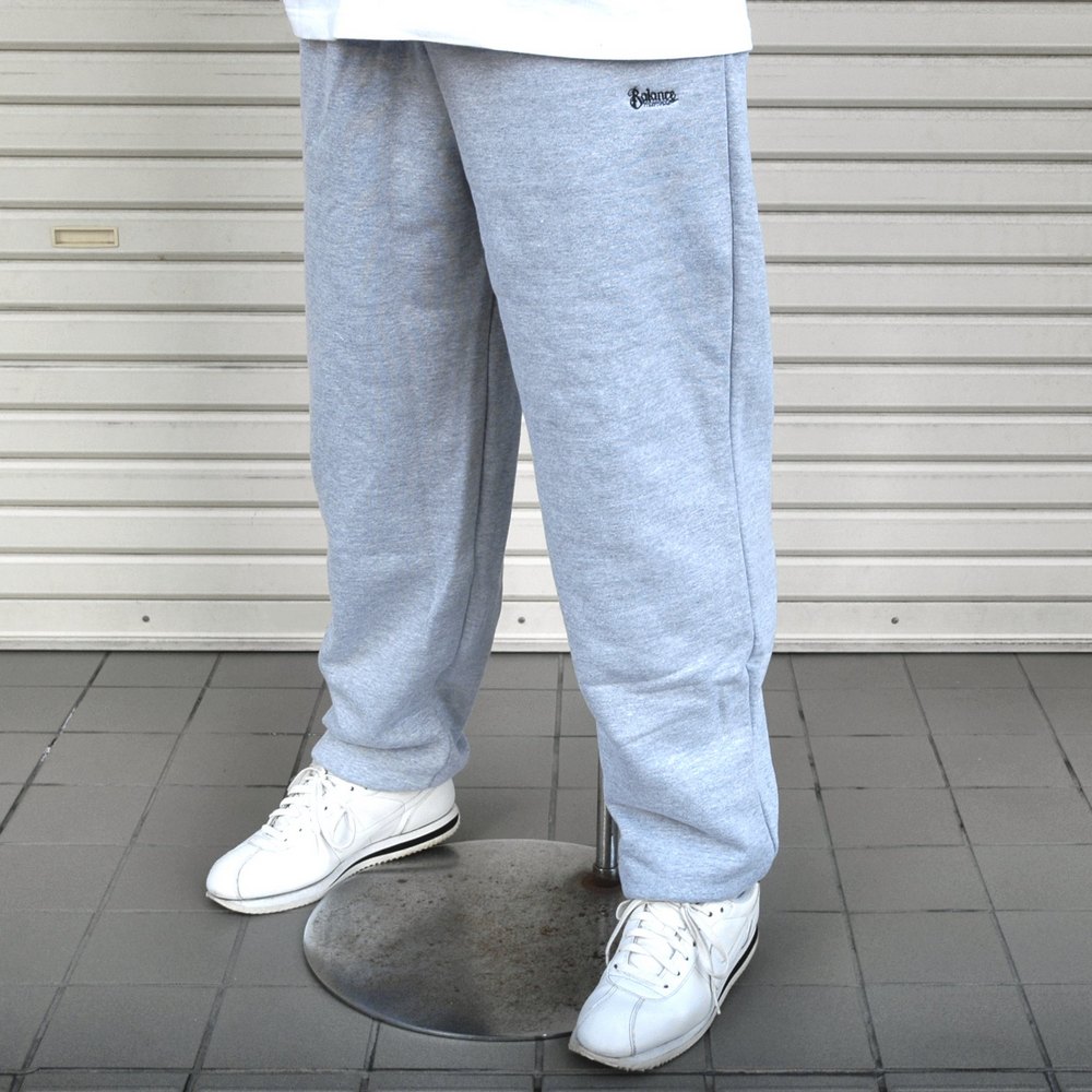 BalanceOfficial's tweet photo. 欠品していた厚手のスウェットパンツ再入荷です♪
シューズやベストも補充完了しました！
■詳しくは⇒ https://t.co/bEStkW74Mk https://t.co/JG1JNmsnHl