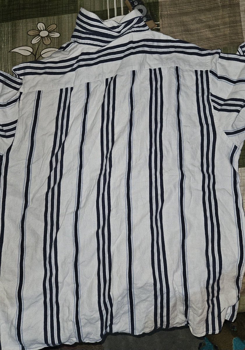 its_pr0senjit's tweet photo. Hey @myntra @MyntraSupport I ordered a #Flyingmachine jeans and you guys instead of jeans sent a ordinary Shirt from different brand now you guys not solving the problem https://t.co/M5tyYzLFpb