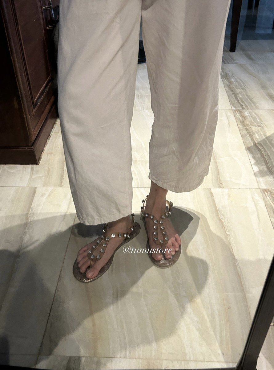 amerosesh's tweet image. 🪽𓈒 ฝากขาย / post ♡𓂂 ˚ ˖ 🩰

1) holster สี gold silver s.39✨
เพชรครบ *ตำหนิสายคีบข้างนึงขาด ติดกาวแน่นตึ้บ ใช้ได้ปกติ
💌 price 𓐄 950฿

2) holster sunlight s.38(39ใส่ได้)🪽เพชรครบ สภาพดีมาก
💌 price 𓐄1490฿

🌸 contact 𓂂 @tumustore

#holster #ส่งต่อholster #holsterมือสอง