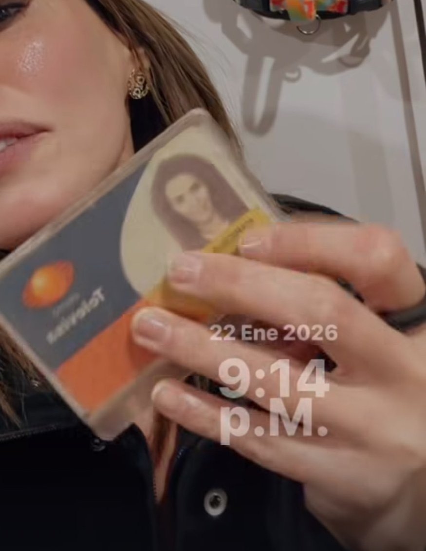 "Ni los diamantes con swarovski" 
¿O cómo era? 🫣