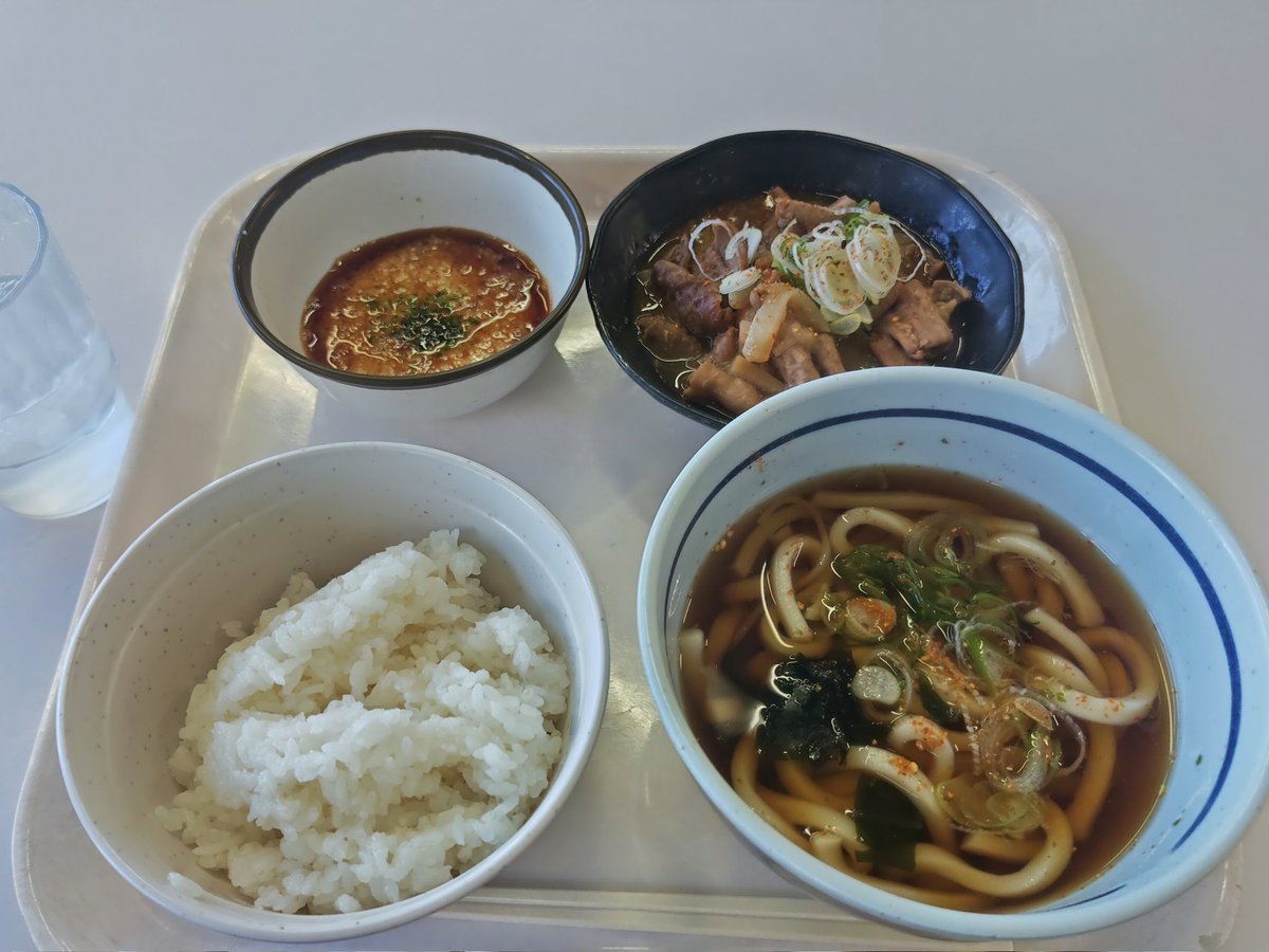 免許更新完了！😂
埼玉県名物のパンチ(もつ煮)定食食べて、帰りますか😌✨