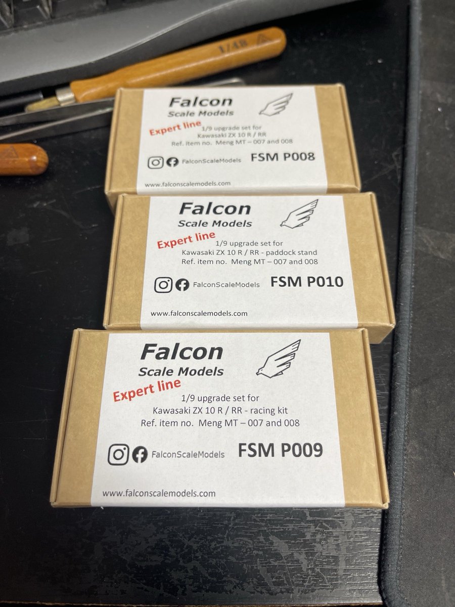ファルコンさんの1／9ZX-10R用パーツが届いた😆 3つで￥16500とキット