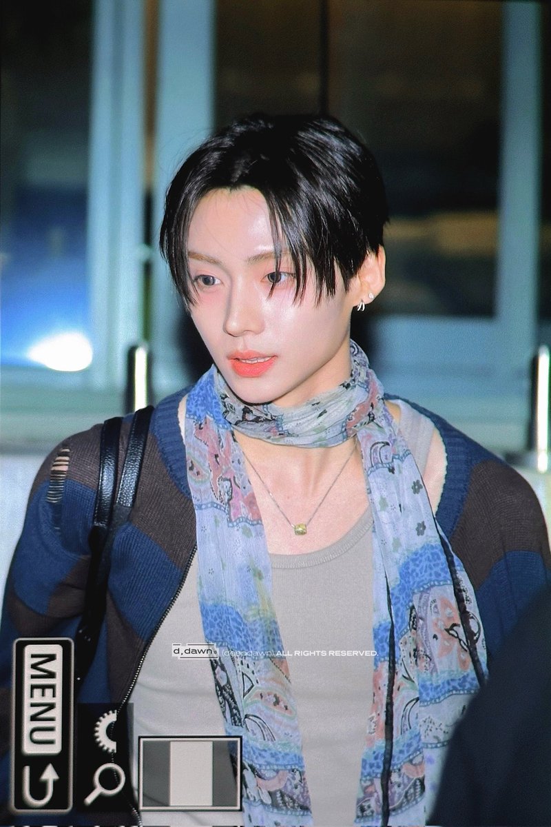 19wons's tweet image. sangwon and his prettiest scarf ♡