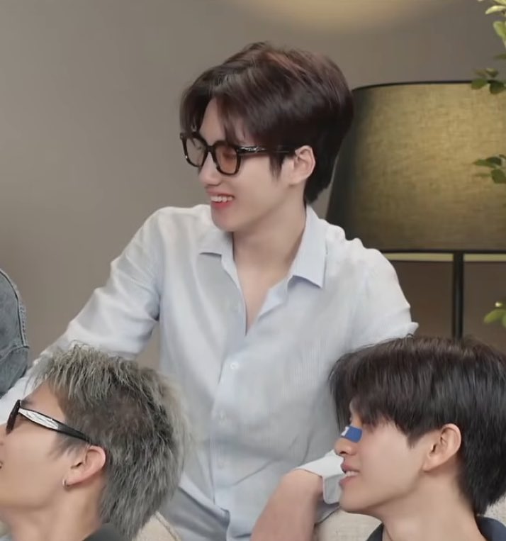 pan_panggeow's tweet image. ในธรรมศาสตร์กูให้ภูธัชชัยที่1 ไม่มี2 เหตุผลเพราะกูชอบ นางหล่อที่สุดแล้ว ธรรมศาสตร์และการรักหนุ่มตี๋PPE