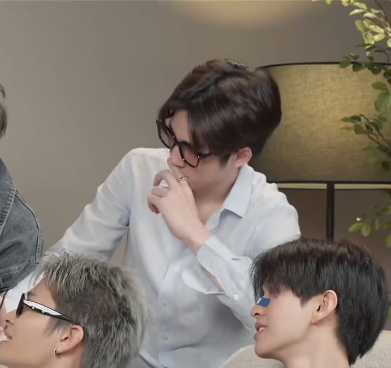 pan_panggeow's tweet image. ในธรรมศาสตร์กูให้ภูธัชชัยที่1 ไม่มี2 เหตุผลเพราะกูชอบ นางหล่อที่สุดแล้ว ธรรมศาสตร์และการรักหนุ่มตี๋PPE