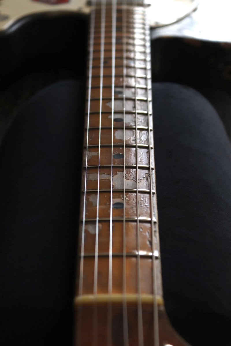 RM_Instruments's tweet image. 70年代ヴィンテージギターのリペア。1976年製Fender USAテレキャスターを音詰まり解消のため“フレットすり合わせ”。
ruinamiyashiro.jp/fender-usa-tel…