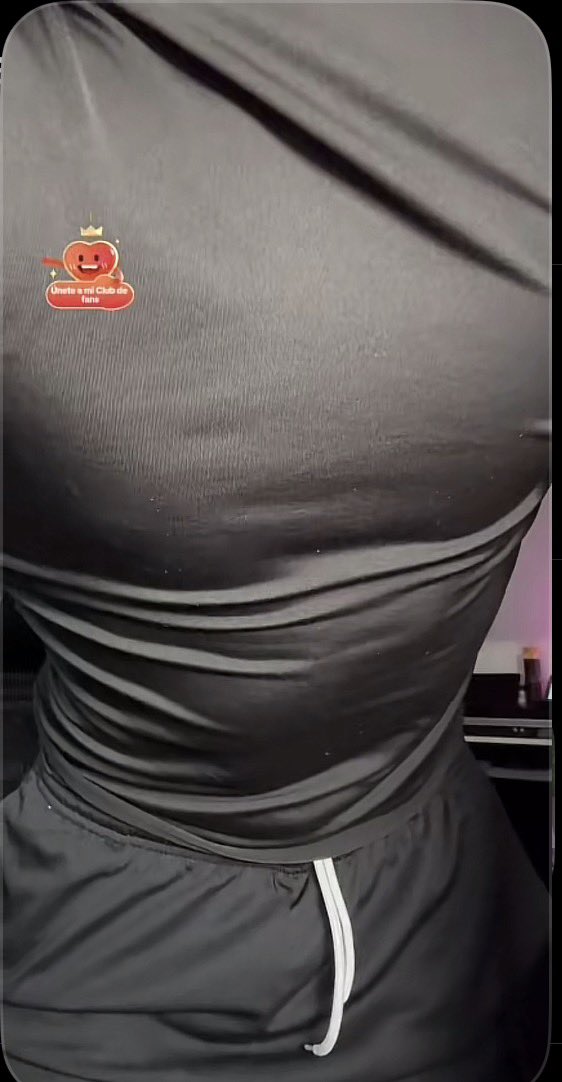 yamaaldrona's tweet image. PAREN TODO. quiero que sepan que siento envidia pura y genuina por la cintura de Aaron. 

Fin del comunicado.