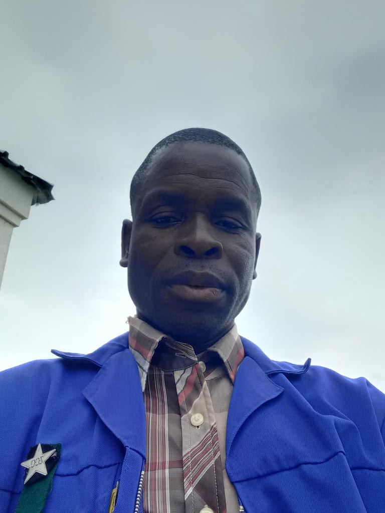 CharacterM16619's tweet photo. Avuxeni maxaka na vanghana .
#fiday xindziva xa mihloti laha hi tsundzukaka mbanga ya varhandziwa .Ka majaosi https://t.co/0zA5SCXoyA