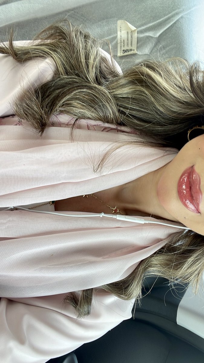 notlemoss's tweet image. fav part about going to uni

فقرة اختيار عباية اليوم