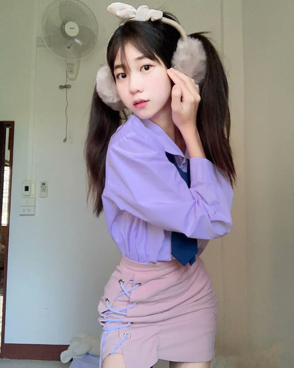 ตัวจริงไม่น่ารักหรอก ตัวจริงน่าตอกมากกว่า 😝