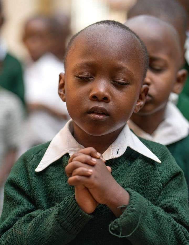 Asubuhi na mapema, Mungu utulinde, deals ziivane, pesa zitukubali, afya yetu isitufail na milango zifunguke. Good morning Mama Africa.