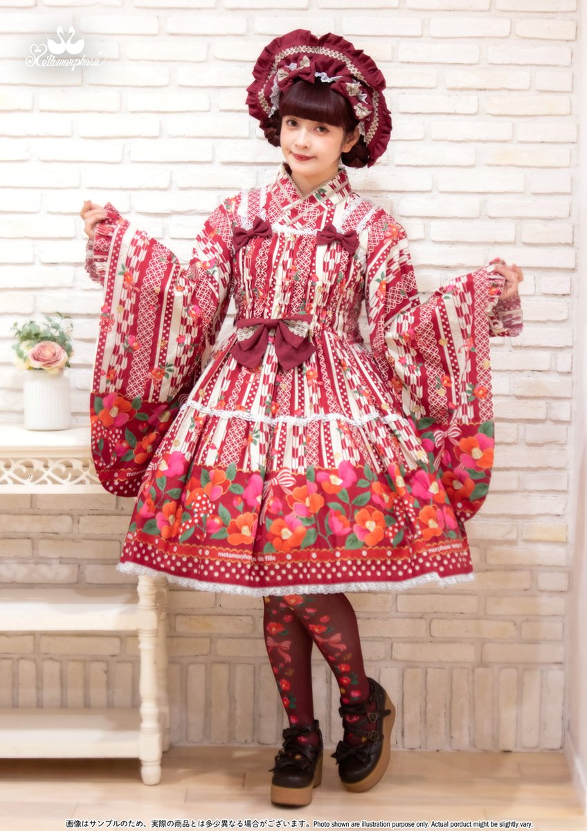 MetamorphoseEng's tweet photo. 💟New Series💟
Romantic Camellia
https://t.co/mBUXaQYGHO
- Tucked JSK
- Shirring JSK
- Blouse
- Apron
- Hakama Style Skirt
- Bow Headdress
- Bonnet
- Socks
*Limited quantity
#waloli #japanesepattern #camellia
#metamorphose #mtdf #Lolitafashion https://t.co/AUF95RwPah