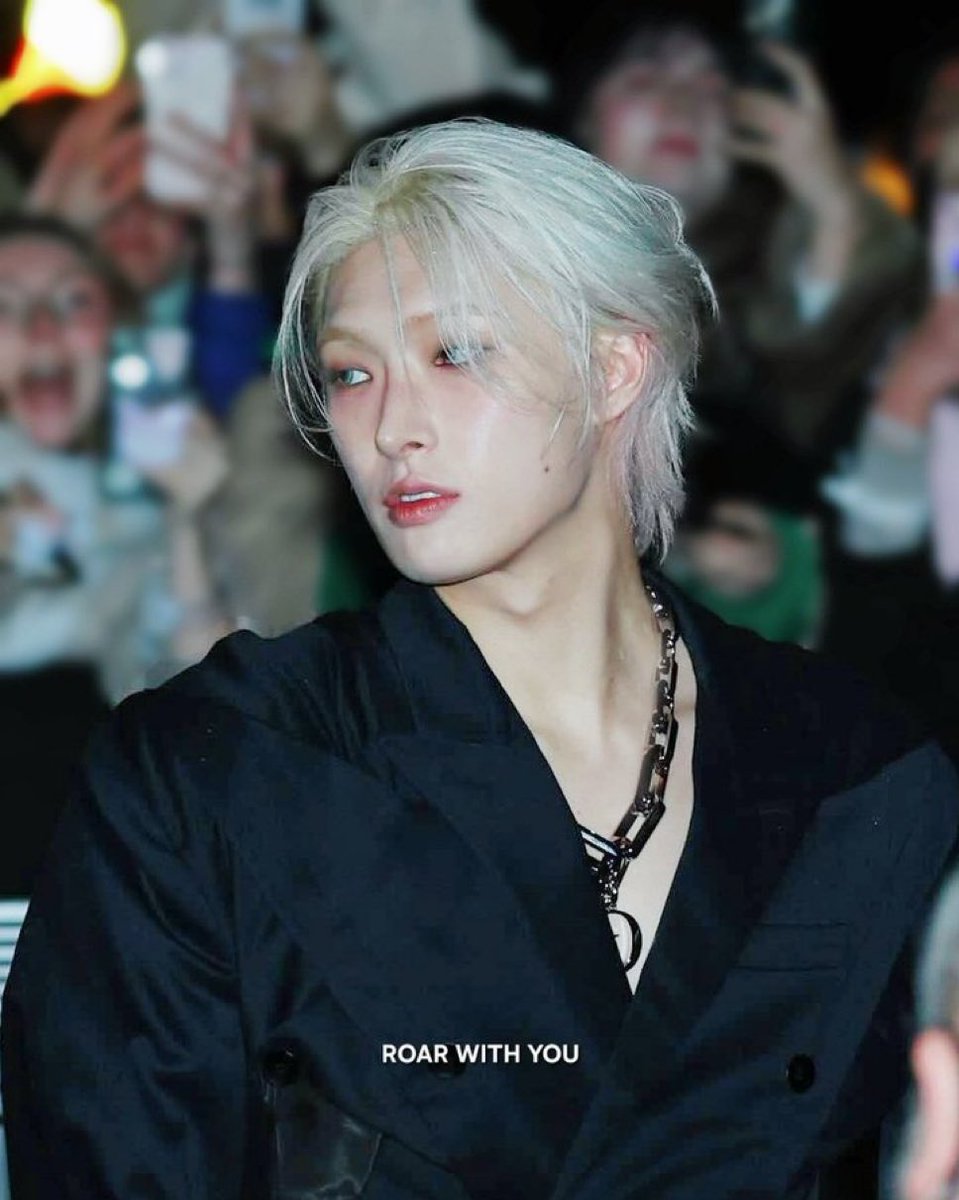 minkist1nywaist's tweet image. he looks like a moonlight goddess