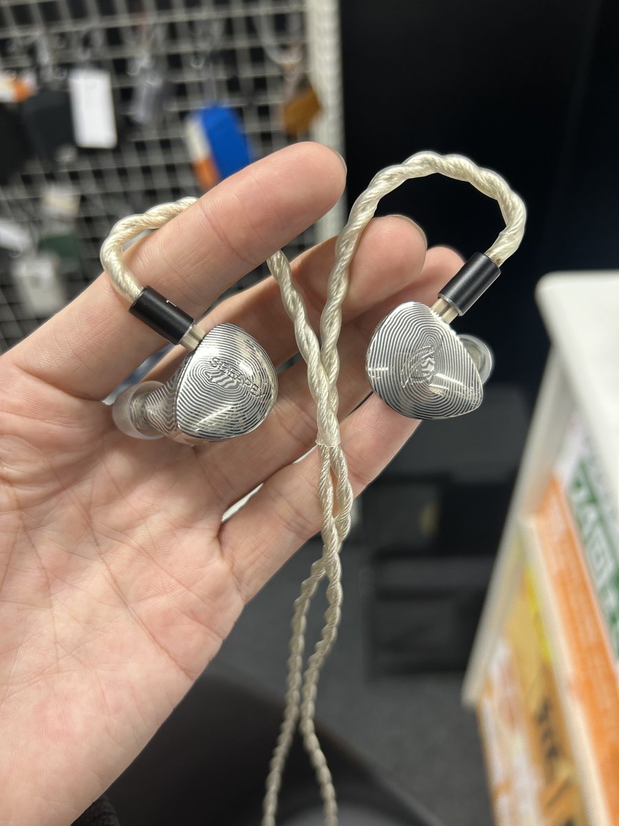 ゆーきゃん🍺e☆イヤホン tweet media