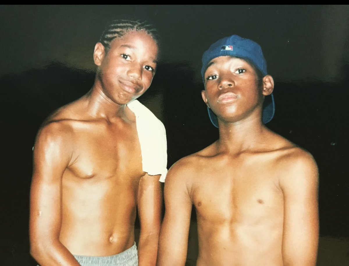RealKrisDLofton's tweet image. Congrats bro.. you made it to the Oscar’s!! @michaelb4jordan ! Circa 2000 !