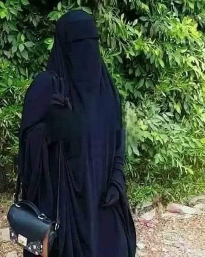 am8kib's tweet image. وش تقول إذا شفت مثل ذي الحرمه 
في الشارع؟