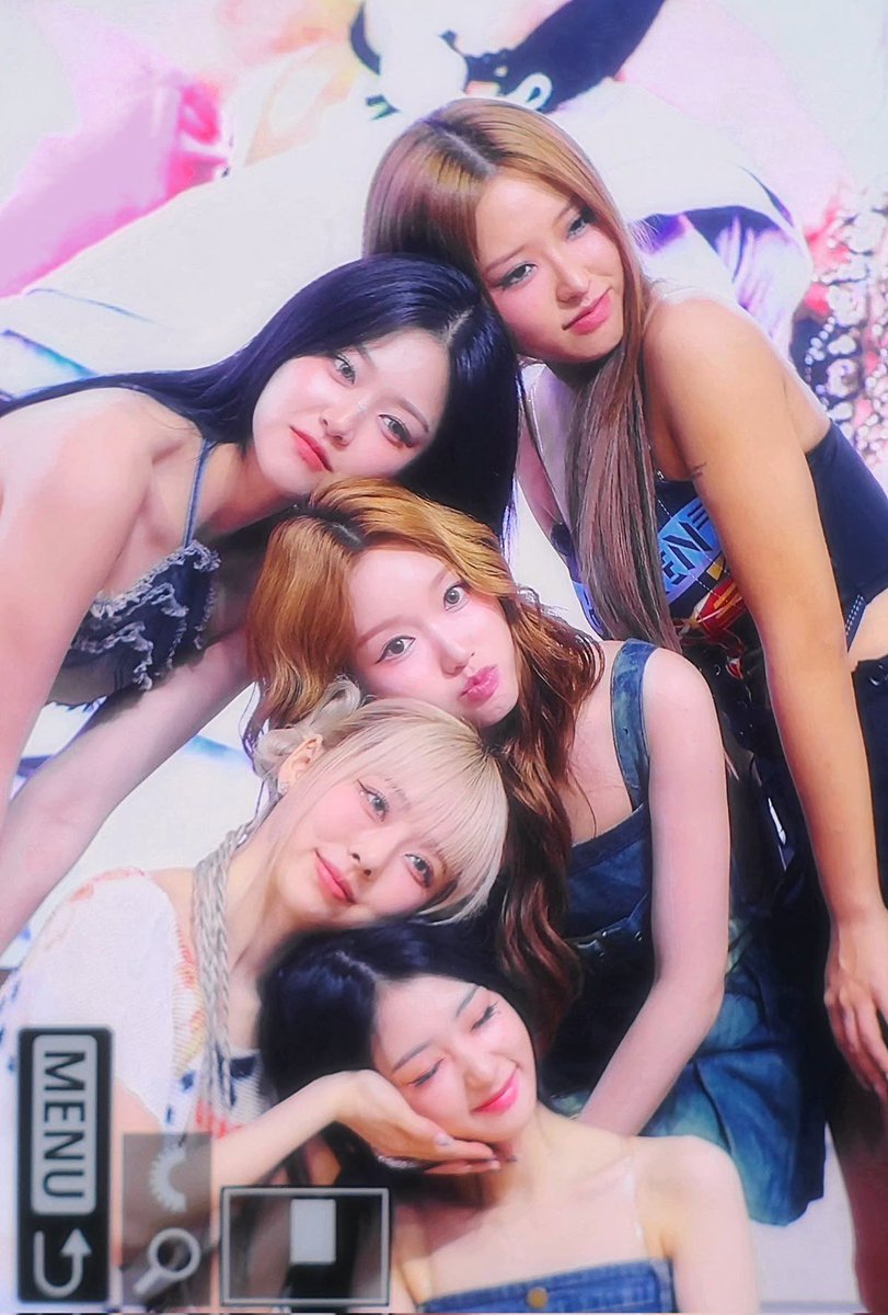 boopsverse's tweet image. loossemble