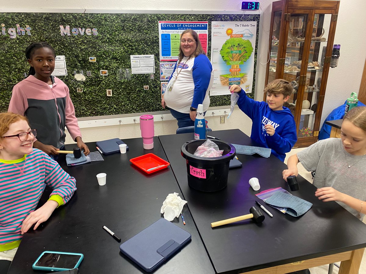 Learning is sweet in Mrs. Kelley’s class! Students explored how sedimentary rocks form by creating their own using Jolly Ranchers—hands-on science at its best.
#Woodway #GameChangers #LevelUp #HandsOnLearning #ScienceInAction