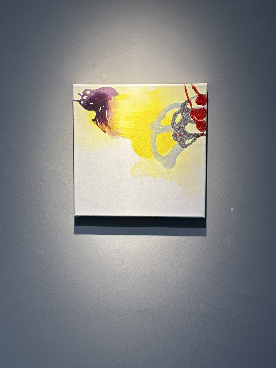 planetstroller's tweet image. 지나가다 색에 이끌려 들어가서 본 전시가 아름다웠다. 튀르키예 출신 멜렉 마지치(MELEK MAZICI)의 ‘Radiance’. 작가가 유년 시절을 보낸 이스탄불의 심상을 표현했다는 그림들은 전시 제목처럼 온통 환한 빛으로 가득했다. 그곳에서 그는 무척 행복했나보다.