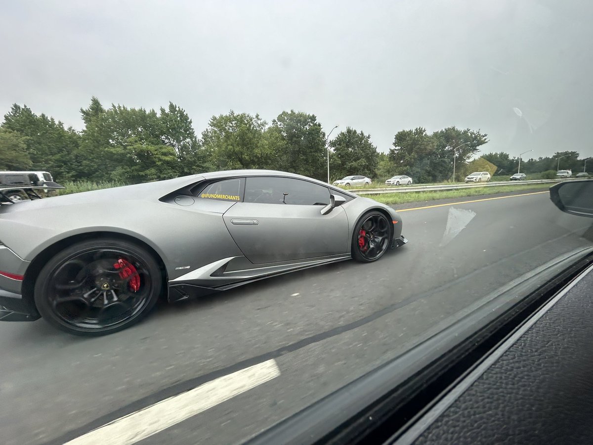 Blackpit99's tweet photo. Grey Lamborghini https://t.co/6KhD4SnK5m