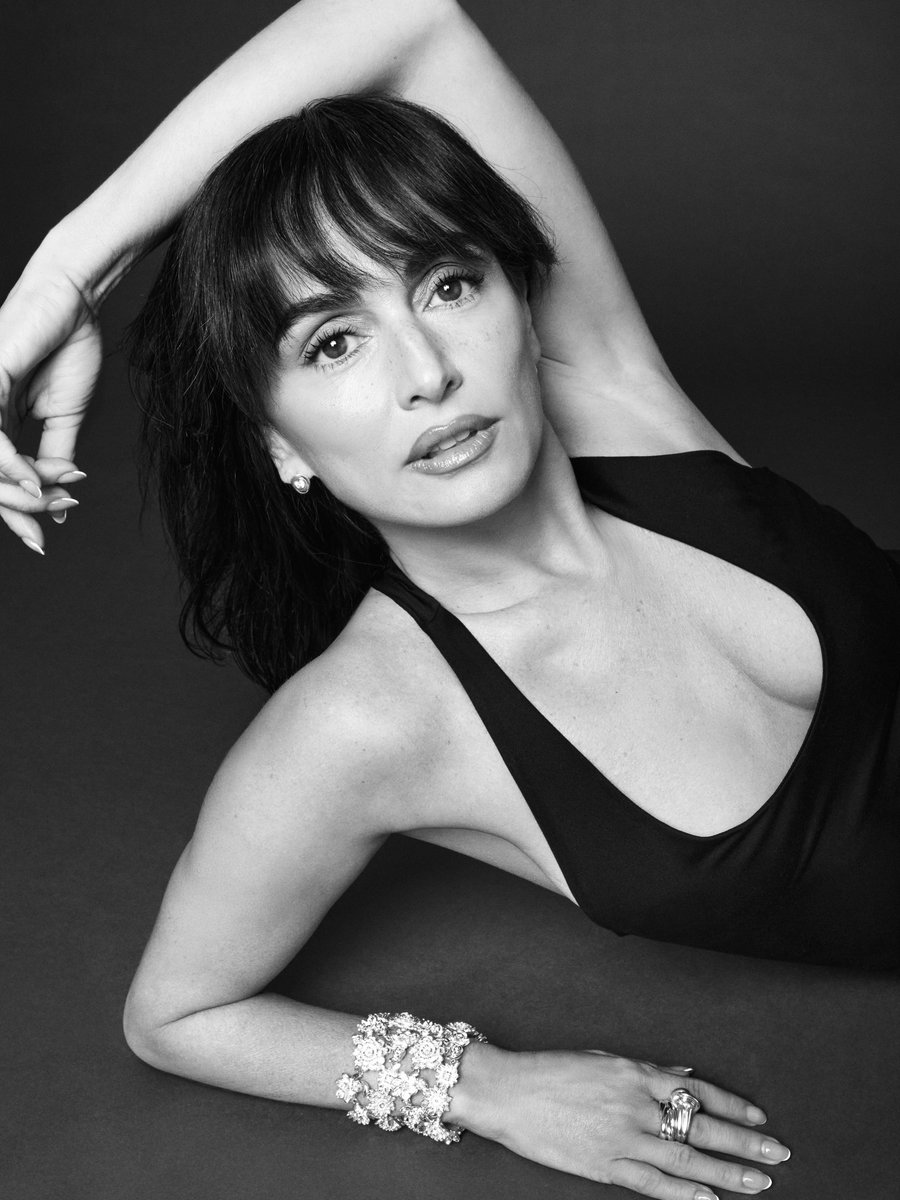 MovieCrazyP's tweet photo. Ana de la Reguera, protagonista y codirectora de #UnHombrePorSemana, en sesión y portada digital de la revista #Caras. https://t.co/NR1O1h2eb5