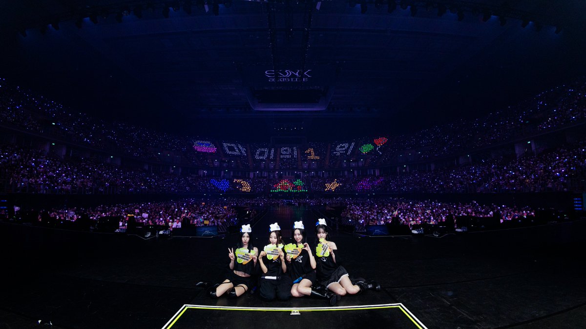 SMTrueThailand's tweet image. 🇹🇭✨ ภาพสุดพิเศษเพิ่มเติม ✨🏡 เวิลด์ทัวร์คอนเสิร์ตเต็มรูปแบบครั้งที่สามในประเทศไทยของ 💙🌙 aespa ⭐🦋 ‘เกิร์ลกรุ๊ปเค-ป็อปเจน 4 วงแรกที่สามารถจัดคอนเสิร์ต ณ อิมแพ็ค อารีน่าได้ติดต่อกันเป็นครั้งที่ 2’

❝ สวัสดีค่ะ พวกเรา aespa ค่ะ ❞

❝ ไม่ได้เจอกันนานมากเลยค่ะ ดีใจมาก ๆ…