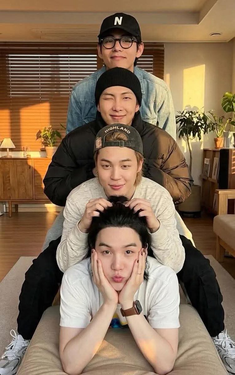 안녕하세요, 아미 여러분! 모두 이 놀라운 경험을 할 준비가 되셨기를 바랍니다.