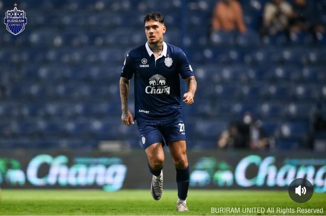 🚨 BREAKING/UPDATE 🚨

Klub kenamaan Tailan, 🇹🇭Buriram United (1st tier) resmi umumkan perpisahan dengan pemain berkebangsaan Indonesia, 🇮🇩Shayne Pattynama (27/DF).

Shayne Pattynama dikabarkan bakal merumput di putaran kedua 🇮🇩ISL musim 2025/26 ini untuk gabung dengan PERSIJA.
