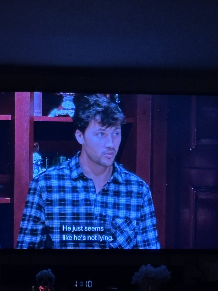 CShitz's tweet image. Rob is such a funny, empathic, handsome, southern guy; looking out for others - while still having fun, lying to the Faithfuls faces and stirring up his fellow Traitors. 😂 Best game play thus far. 
#TheTraitorsUS #TheTraitors