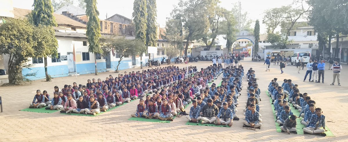 "अबुआ राज एते जाना, महारानी राज टुंडु जाना"
अखिल भारतीय विद्यार्थी परिषद सिहोरा नगर इकाई द्वारा भगवान बिरसा मुंडा जी के 150 वीं जन्म शताब्दी के अवसर पर सामान्य ज्ञान प्रतियोगिता के समापन एवं पुरुस्कार वितरण समारोह, संदीपनी विद्यालय मे किया गया! <a href="/ChetasSukhadia/">Chetas Sukhadia</a>
<a href="/ABVPVoice/">ABVP</a> <a href="/ABVPMK/">ABVP Mahakoshal M.P.</a>