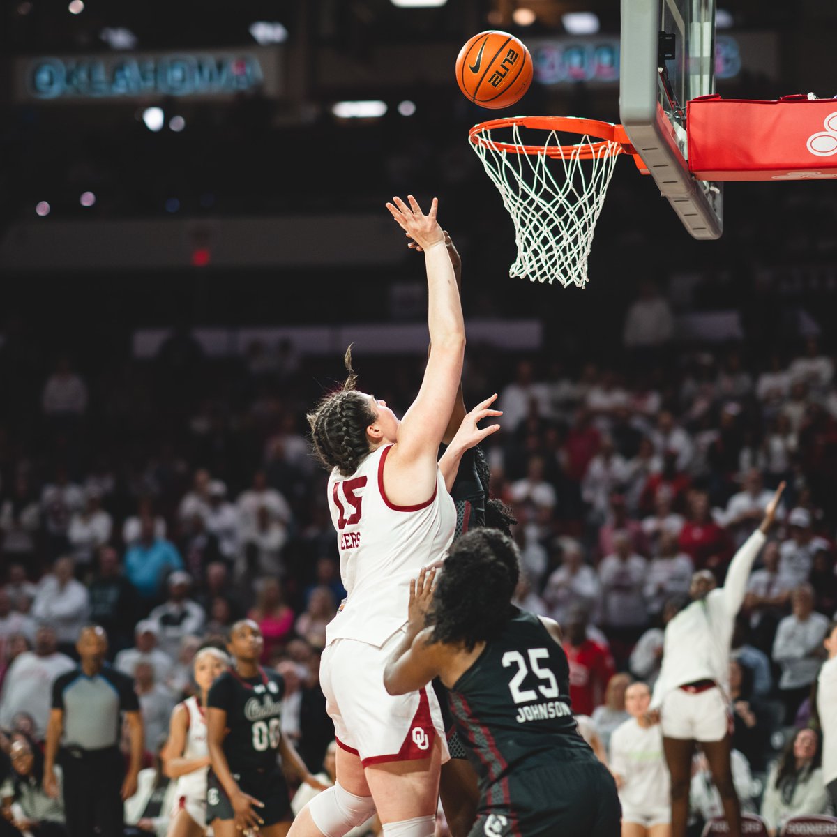 OU_WBBall's tweet image. The 5️⃣ Tonight 

@AALIYAH2CHAVEZ - 26pts, 8ast
@RaeganBeers - 18pts, 14reb
@payton_verhulst - 18pts, 4reb, 4ast
@sahara_w32 - 12 pts, 10reb, 5ast
@ZyaLiv - 11pts, 3reb, 3ast