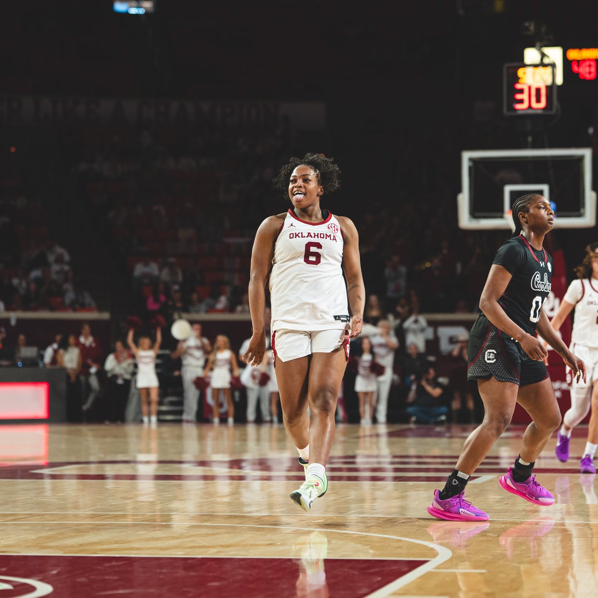 OU_WBBall's tweet image. The 5️⃣ Tonight 

@AALIYAH2CHAVEZ - 26pts, 8ast
@RaeganBeers - 18pts, 14reb
@payton_verhulst - 18pts, 4reb, 4ast
@sahara_w32 - 12 pts, 10reb, 5ast
@ZyaLiv - 11pts, 3reb, 3ast