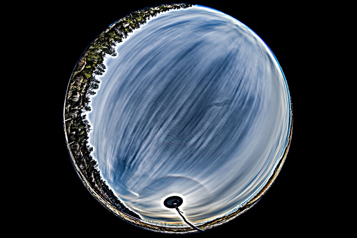 22 Jan. 2026, Vancouver

22° Halo, 22° tanarc, 22° Parhelia, Liljequist Arc (?), 46° Halo, Circumzenith Arc, Parhelic Circle.

12 / 12 / 18 / 10 frames, ave stacked

Short lived arc that does not fit with normal Lowitz arcs in the third pic.