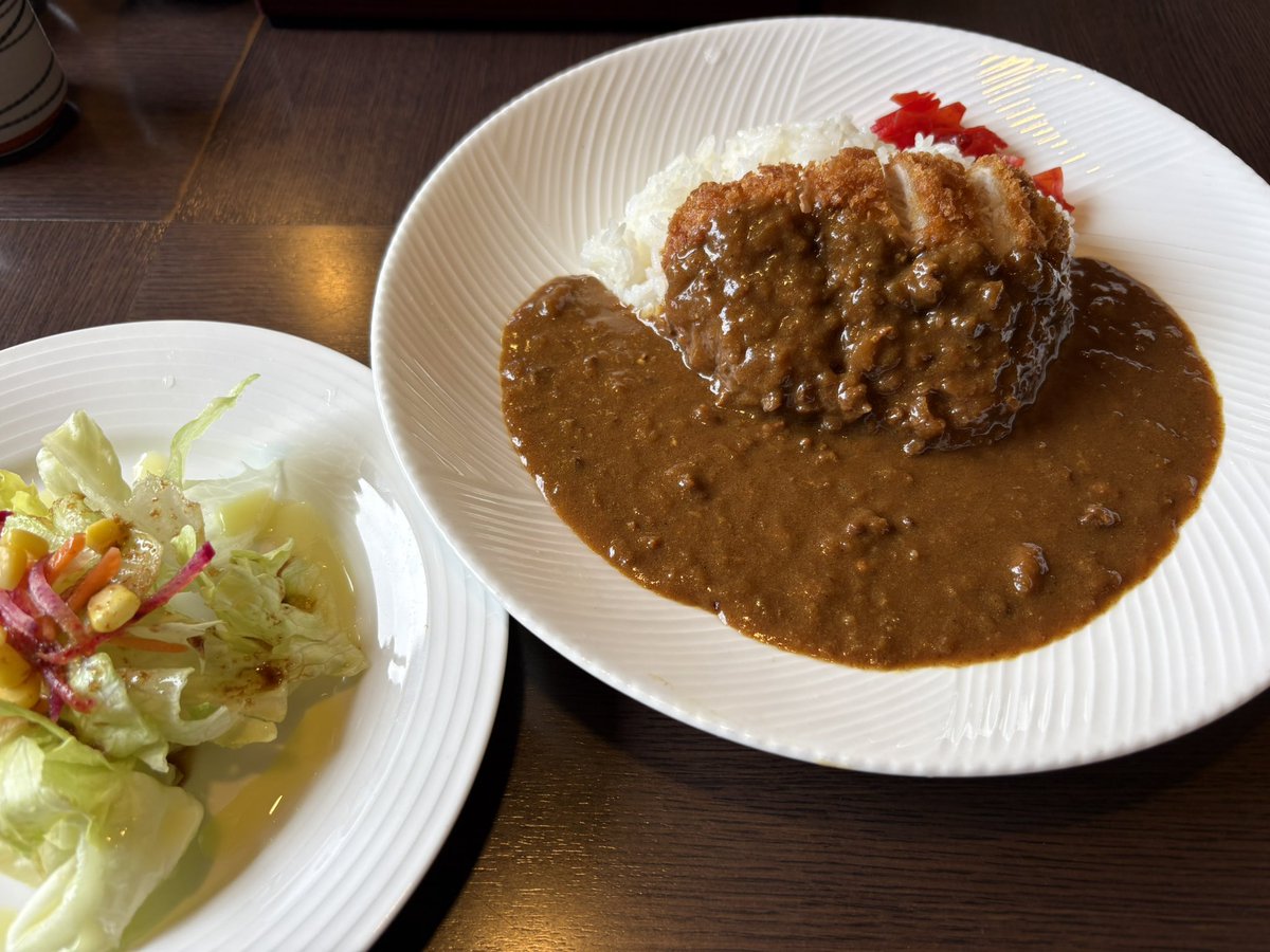 Stzerossus's tweet image. 今日はカツカレー😇