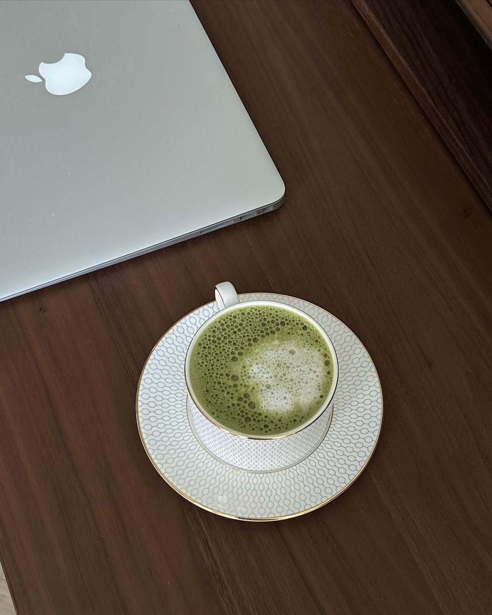 Ocean_1Script's tweet image. A cup of coffee, awakening the beauty and the endless possibilities of the day