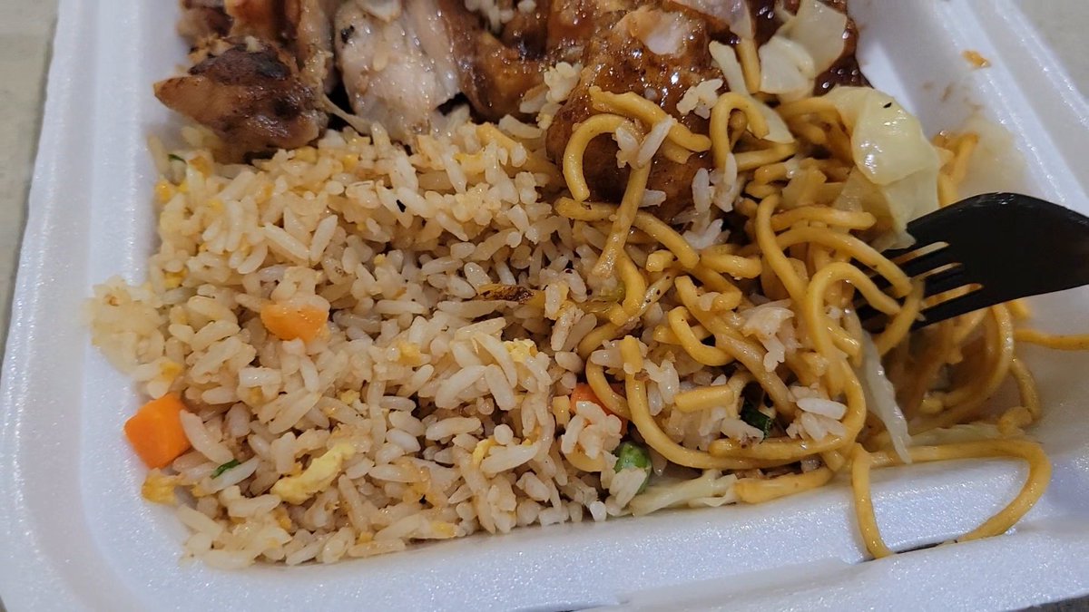 アメリカのパンダエクスプレス。 正直に言うと日本の方が美味しいです