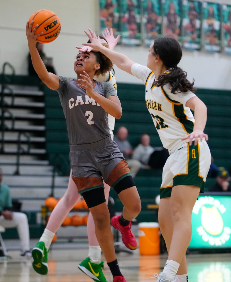 pjbreenphoto's tweet photo. Watched a fun game between Campo Verde and Horizon tonight with CV winning, 75-61, behind 35 points from star freshman guard @JaiyanaJacobs29. 

Unreal skill, poise and effort. Absolute baller- https://t.co/TqnK62UGLj