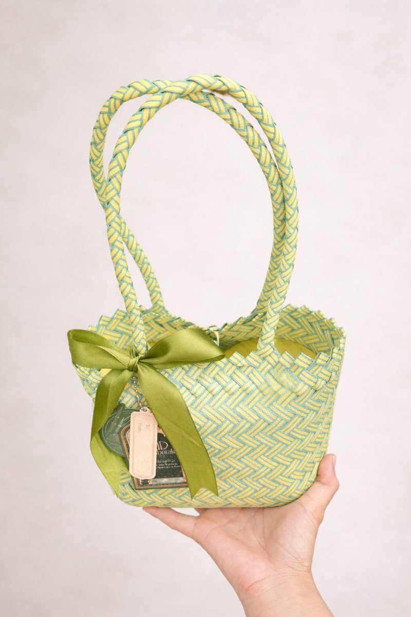 leyceea's tweet image. izin numpang promosi jualan temen yaa

hi, we’re opening PO hampers raya for besties, friends, and the people you love.

harga start from 19.000 aja! and everything is customizable. you can choose how many jars you want and pick your own variants.

PO terbatas yaa!
#zonajajan