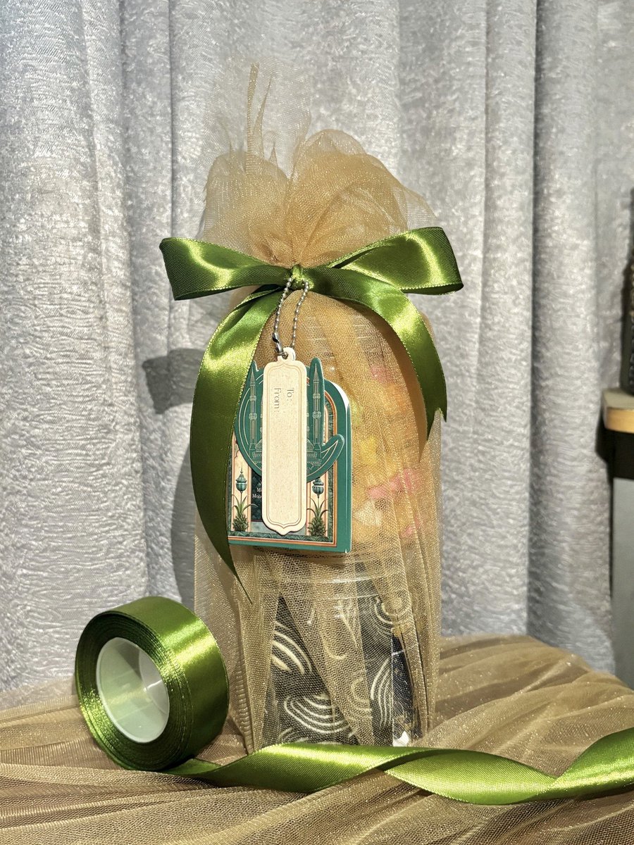 leyceea's tweet image. izin numpang promosi jualan temen yaa

hi, we’re opening PO hampers raya for besties, friends, and the people you love.

harga start from 19.000 aja! and everything is customizable. you can choose how many jars you want and pick your own variants.

PO terbatas yaa!
#zonajajan