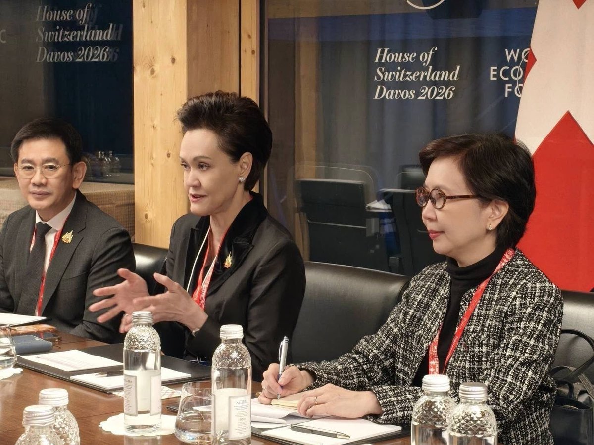 prdthailand's tweet photo. Thailand’s Commerce Minister Suphajee met with Helene Budliger Artieda, Director of Switzerland’s State Secretariat for Economic Affairs at the WEF in Davos to speed up Thailand–EFTA FTA ratification, targeting Q4 completion and 1 Jan 2027 implementation. https://t.co/ufAIjbb9mM